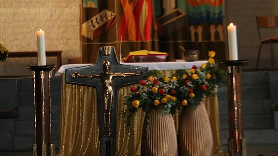 BLAGOSLOVLJEN STOLJETNI KRIŽ